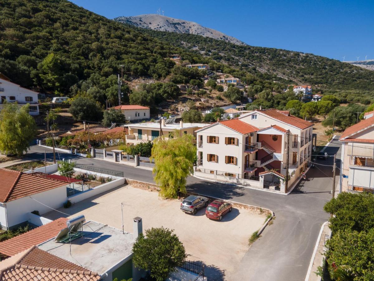 Alexatos Studios & Apartments Agia Efimia Luaran gambar