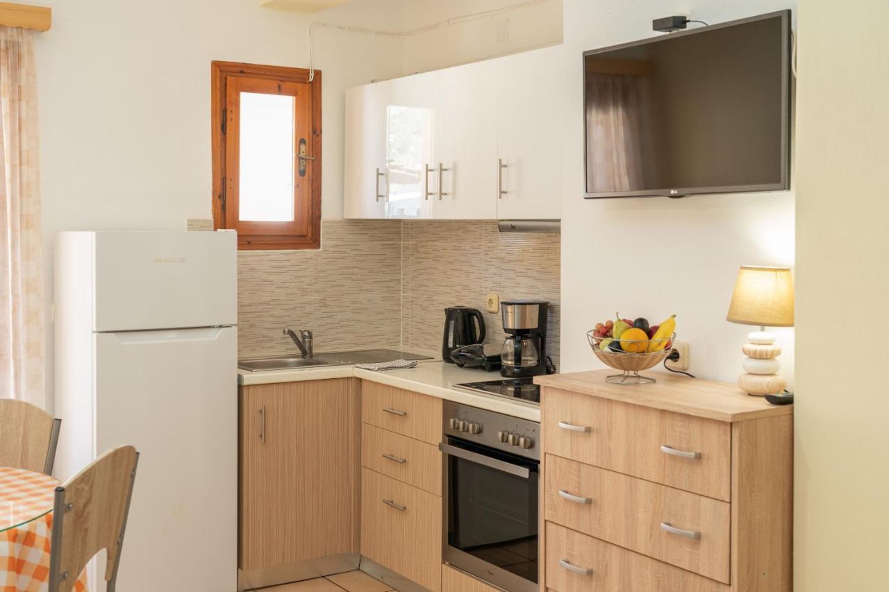 Alexatos Studios & Apartments Agia Efimia Luaran gambar