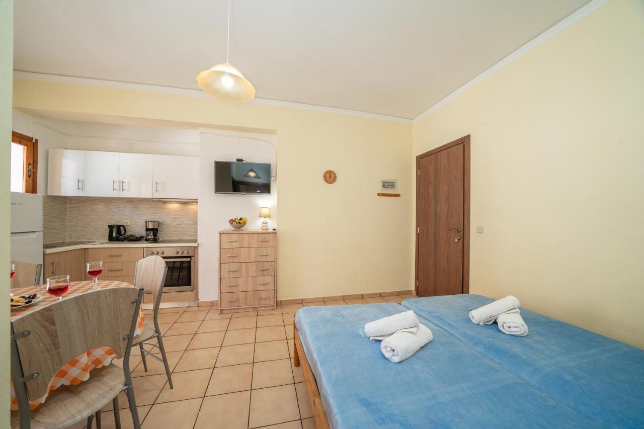 Alexatos Studios & Apartments Agia Efimia Luaran gambar