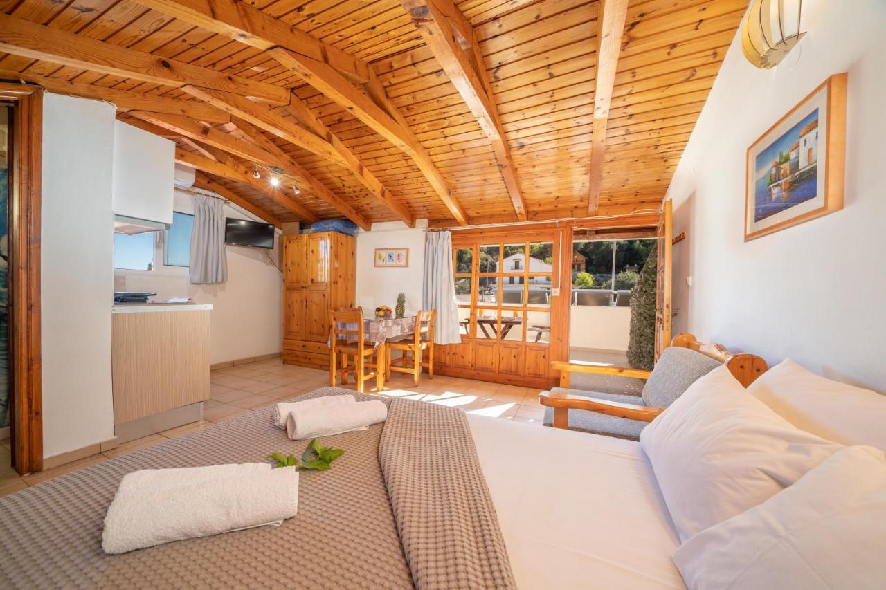 Alexatos Studios & Apartments Agia Efimia Luaran gambar