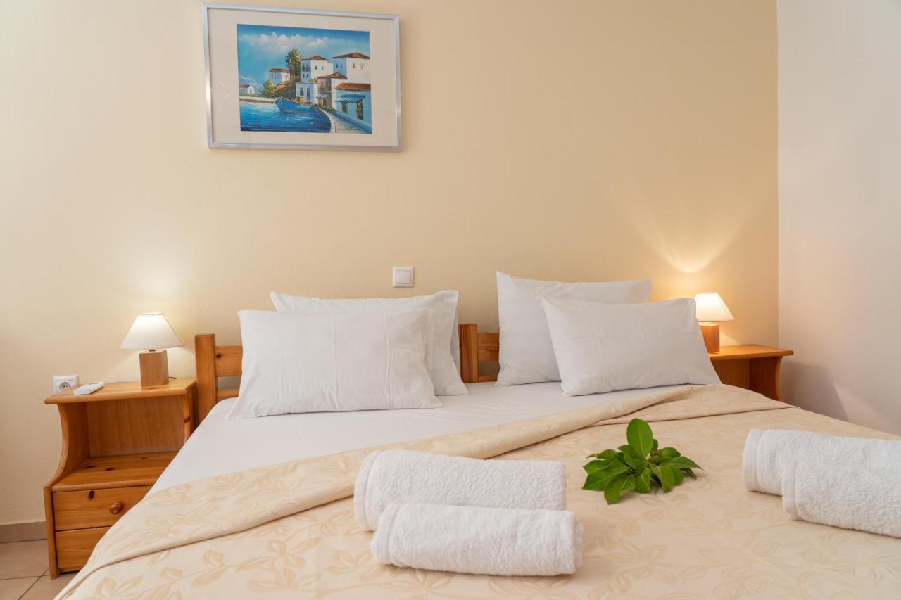 Alexatos Studios & Apartments Agia Efimia Luaran gambar