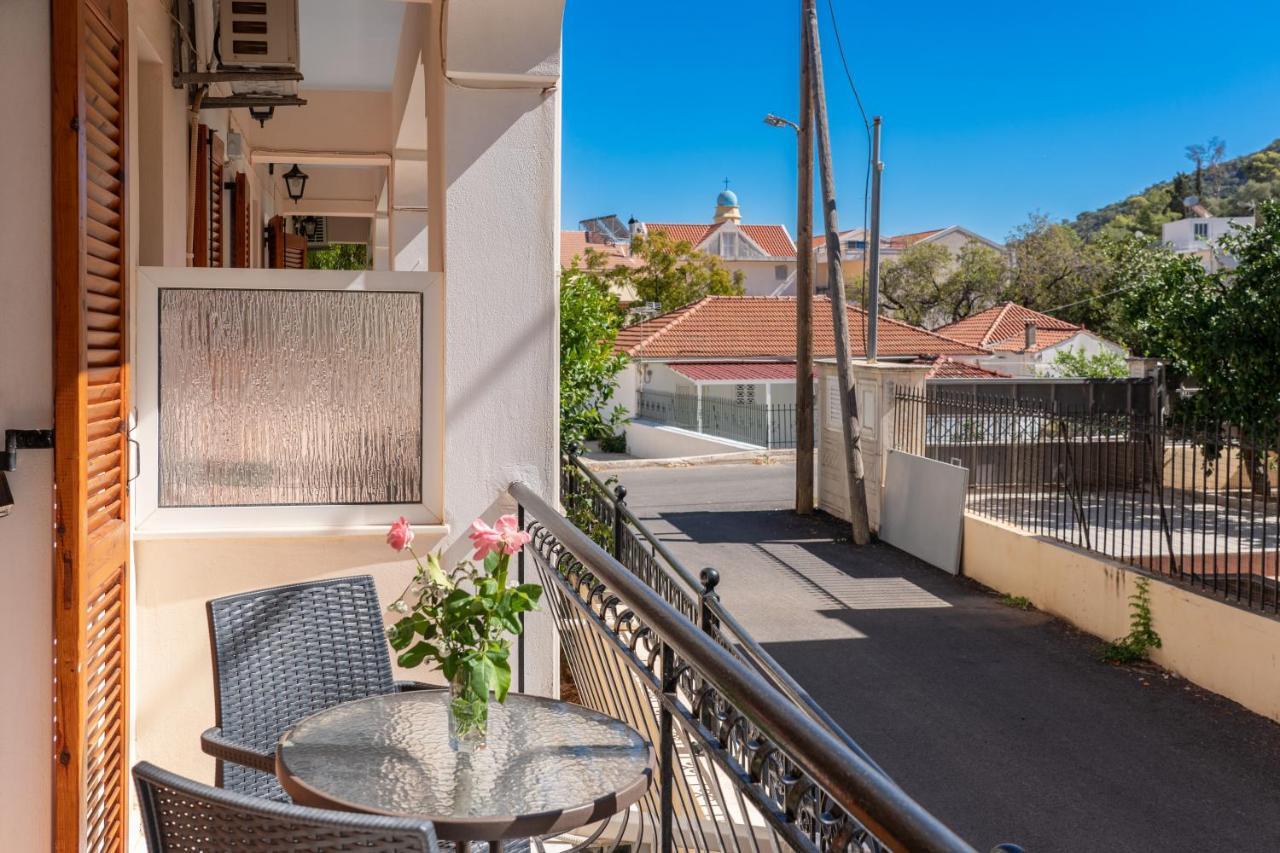 Alexatos Studios & Apartments Agia Efimia Luaran gambar
