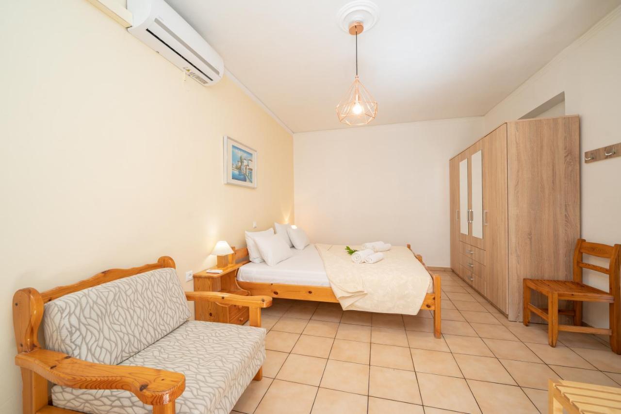 Alexatos Studios & Apartments Agia Efimia Luaran gambar