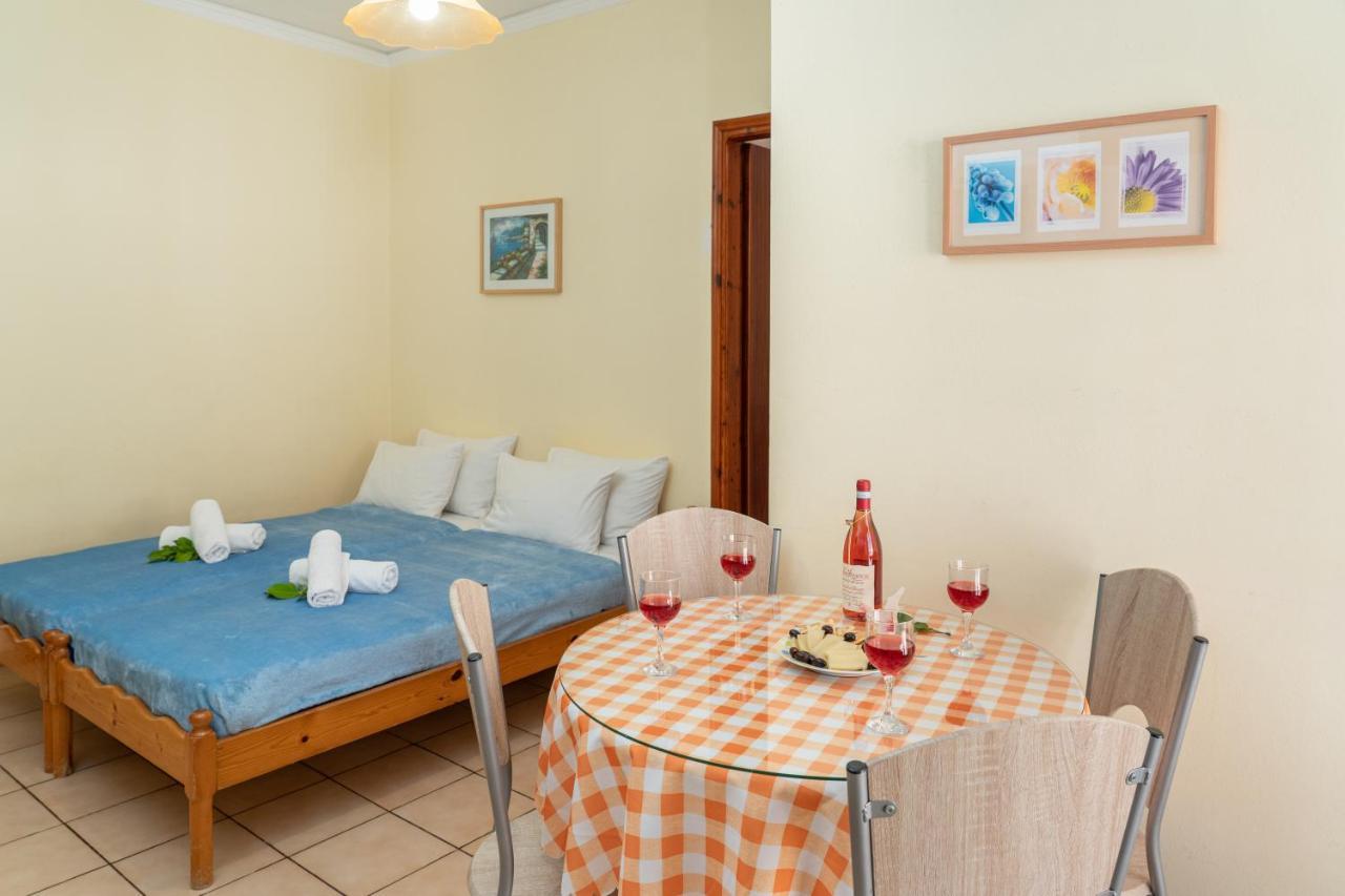 Alexatos Studios & Apartments Agia Efimia Luaran gambar