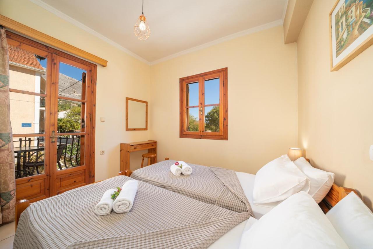 Alexatos Studios & Apartments Agia Efimia Luaran gambar