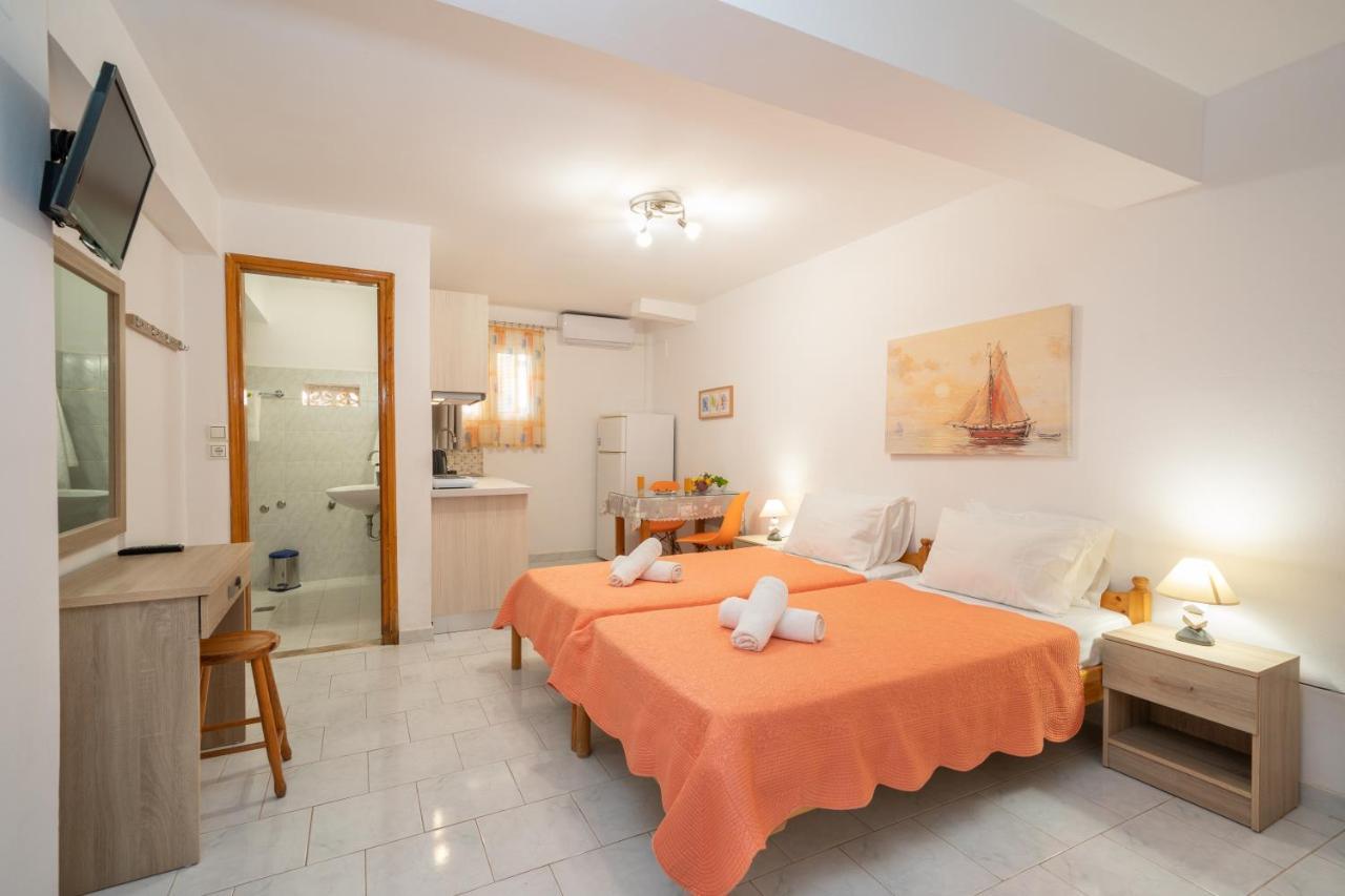 Alexatos Studios & Apartments Agia Efimia Luaran gambar
