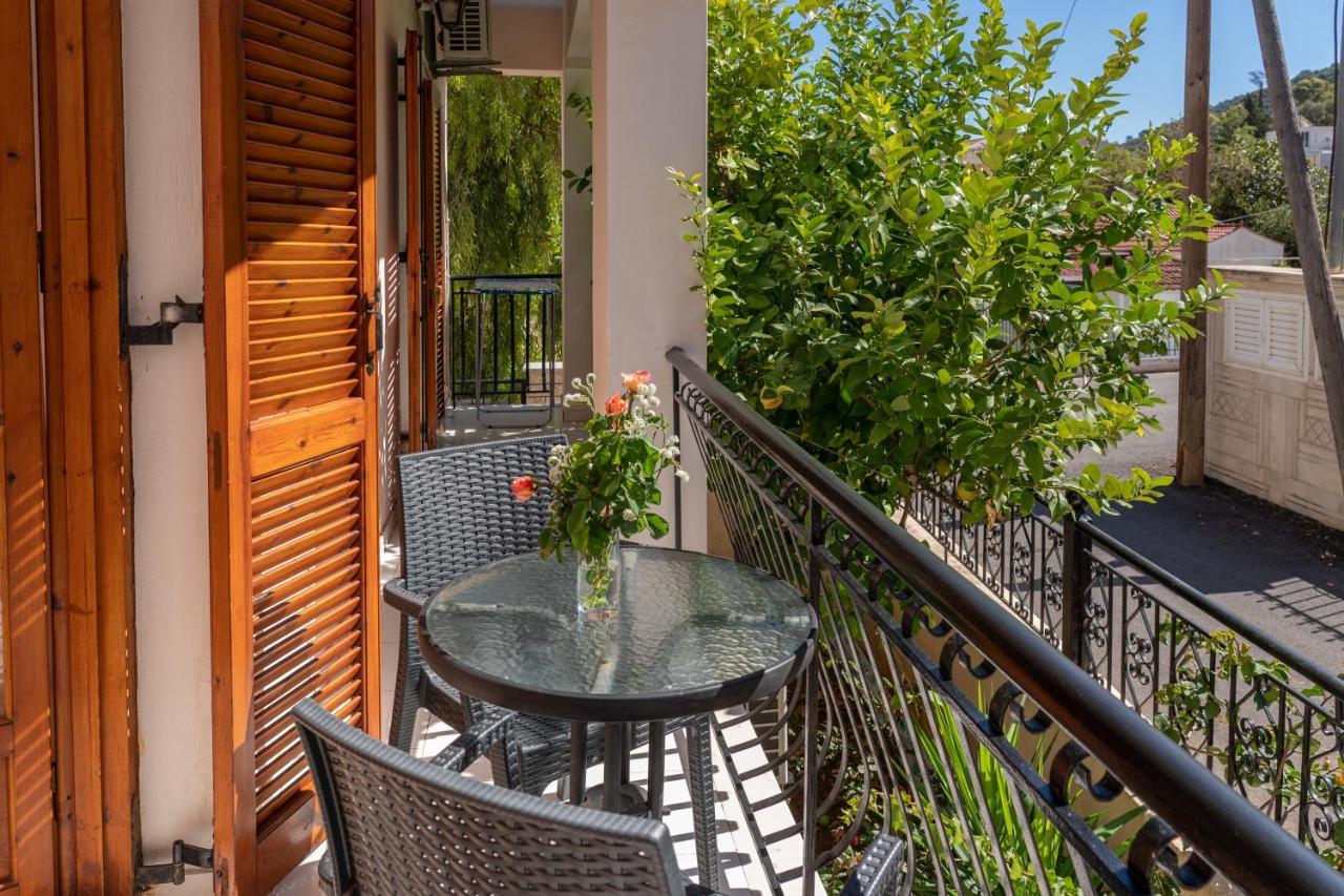 Alexatos Studios & Apartments Agia Efimia Luaran gambar
