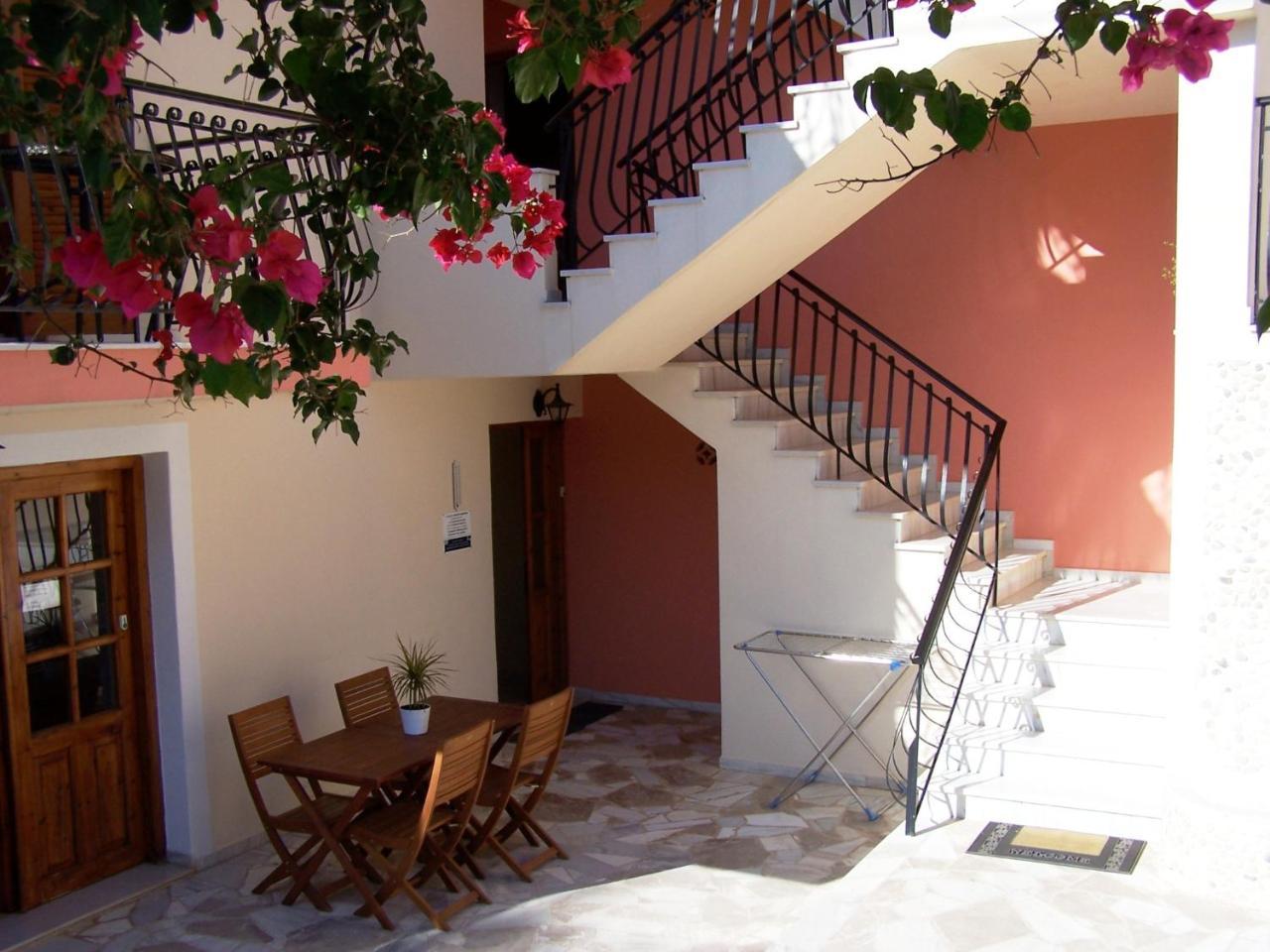 Alexatos Studios & Apartments Agia Efimia Luaran gambar
